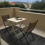 Albatros With Private Garden,trogir تروغير