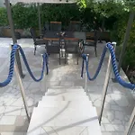 Albatros With Private Garden,trogir *