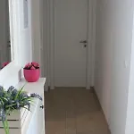 Albatros With Private Garden,trogir شقة