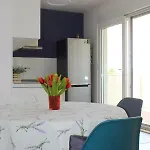 Albatros With Private Garden,trogir تروغير