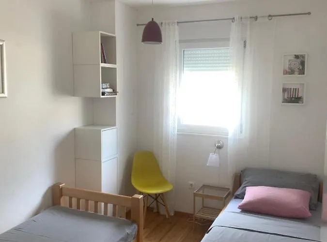 Lejlighed Albatros With Private Garden,trogir Trogir