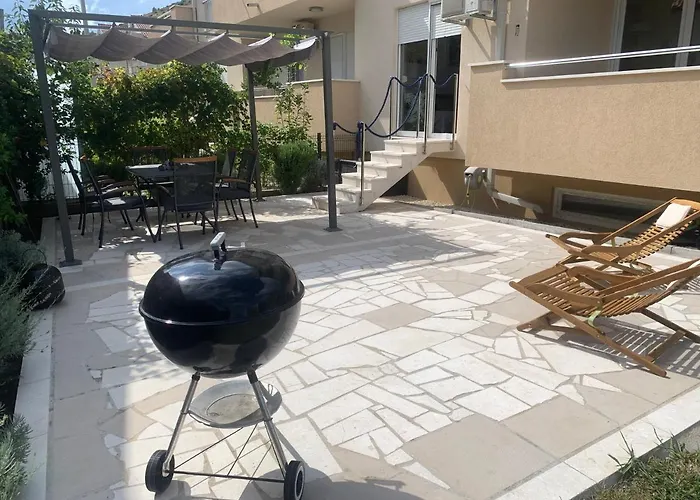 Albatros With Private Garden,trogir Lejlighed Trogir