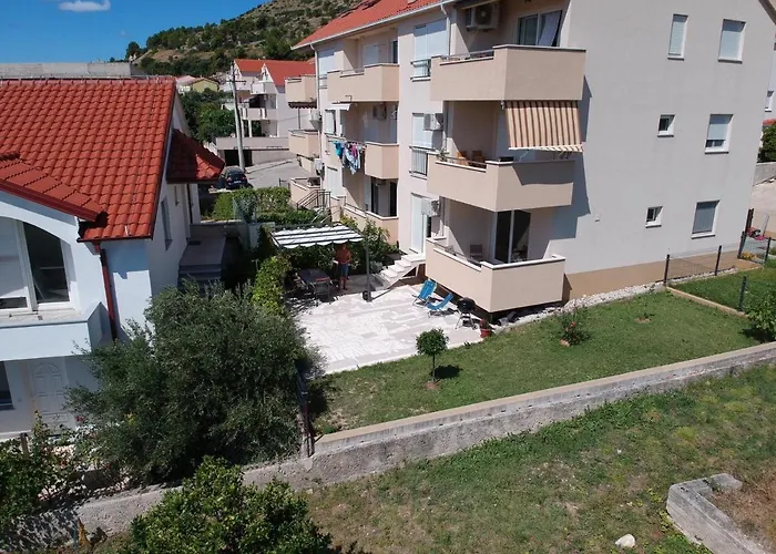 Lejlighed Albatros With Private Garden,trogir